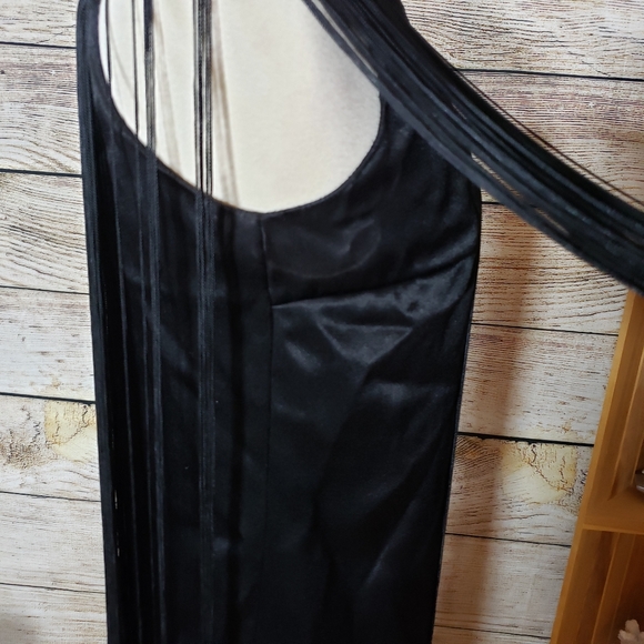Gorgeous fringe dress size 6 - Picture 5 of 9